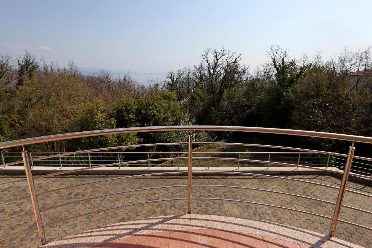 Starry Night - Smart Tv, Extra Big Bed, Big Bathtub, Private Parking, Sea View, Wifi, 2Bedrooms Volosko Esterno foto